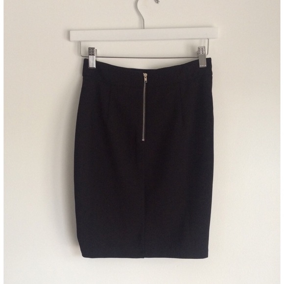 COPY - 2 Piece Front Lace Up Skirt and Crop Set - Picture 6 of 6